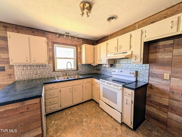 464 Springfield Drive, Bristol, TN 37620