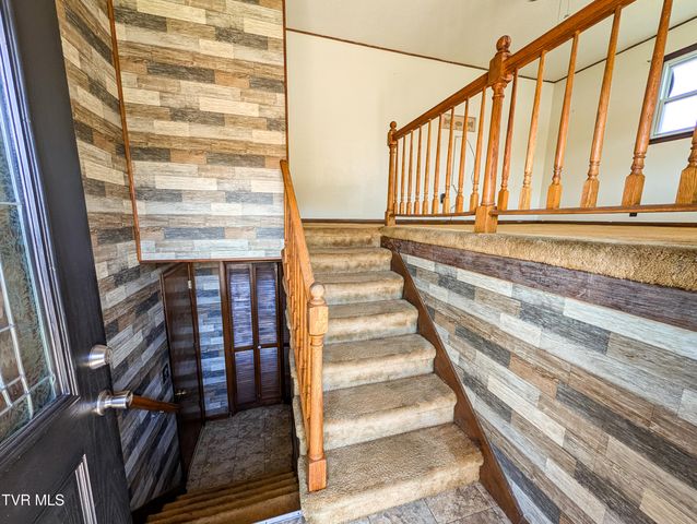 464 Springfield Drive, Bristol, TN 37620