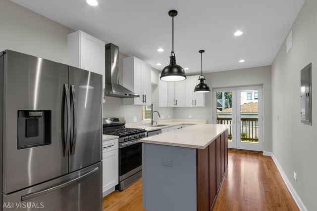 5841 N MEDINA Avenue, Chicago, IL 60646