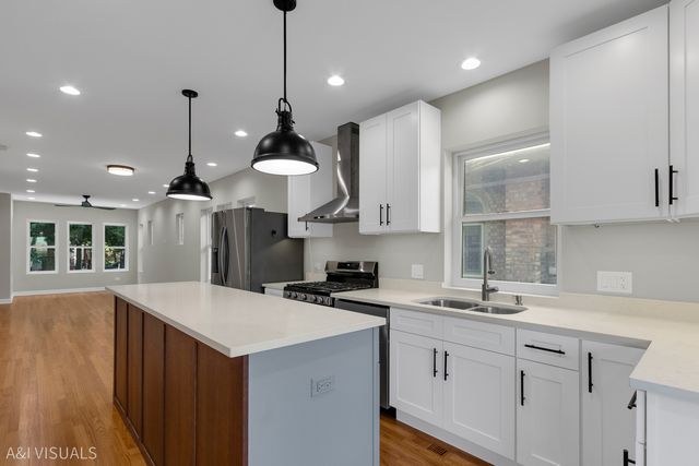 5841 N MEDINA Avenue, Chicago, IL 60646