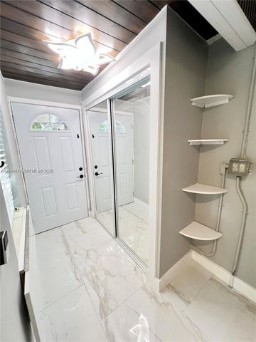 511 N 70th Way, Hollywood, FL 33024