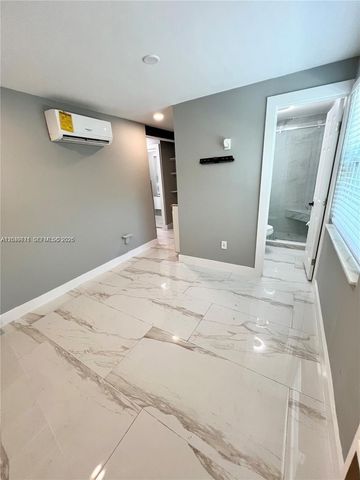 511 N 70th Way, Hollywood, FL 33024