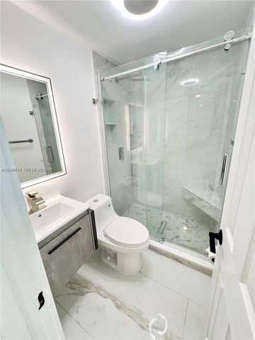 511 N 70th Way, Hollywood, FL 33024