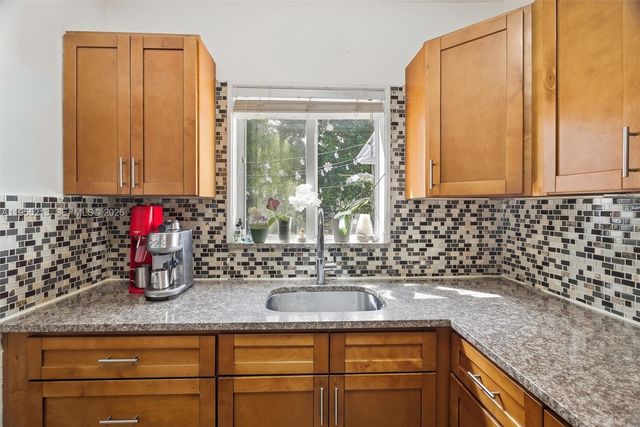 104 SW 40th Ave 0, Miami, FL 33134