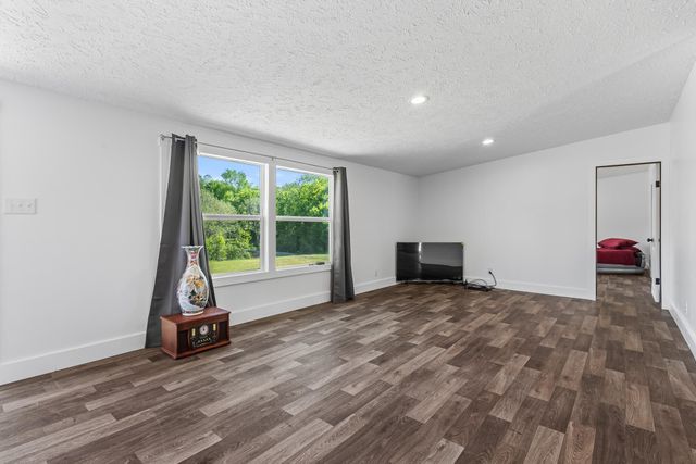 217 Oakland Road, Sweetwater, TN 37874