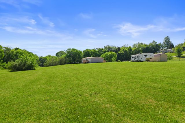 217 Oakland Road, Sweetwater, TN 37874
