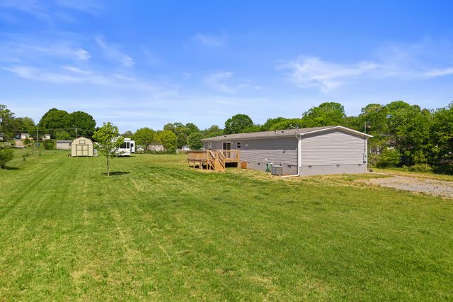 217 Oakland Road, Sweetwater, TN 37874