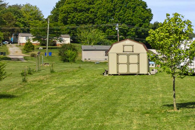 217 Oakland Road, Sweetwater, TN 37874