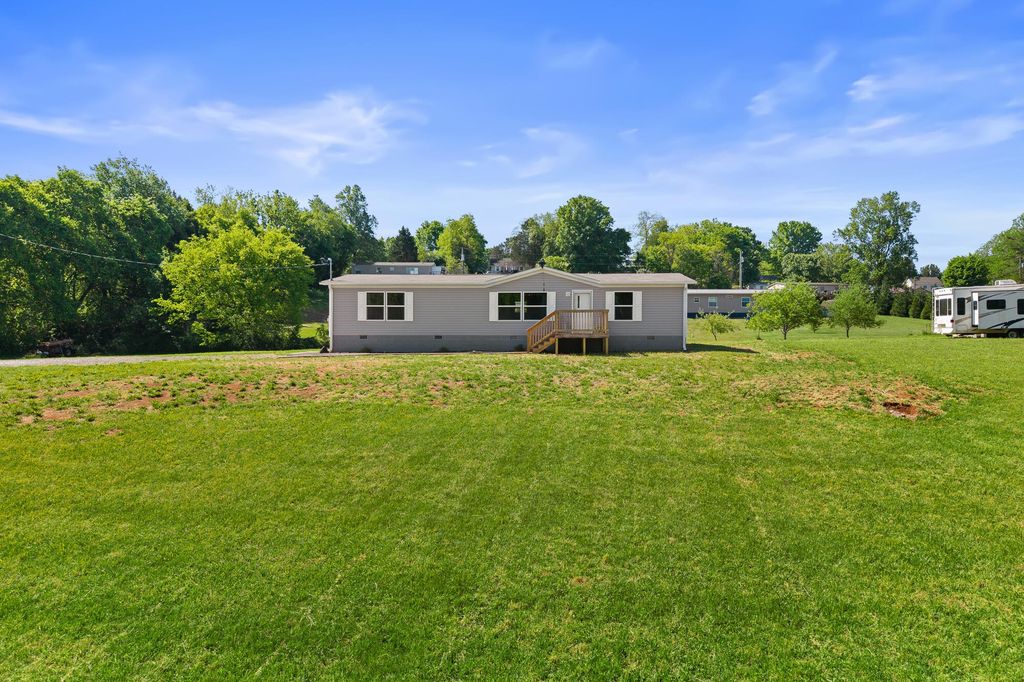 217 Oakland Road, Sweetwater, TN 37874