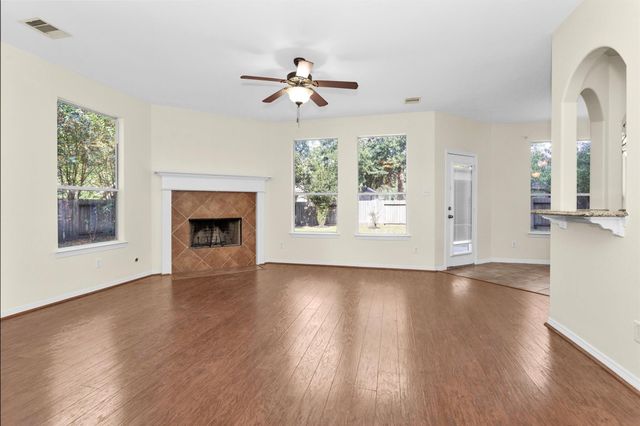 2 Lulach Circle, Conroe, TX 77301