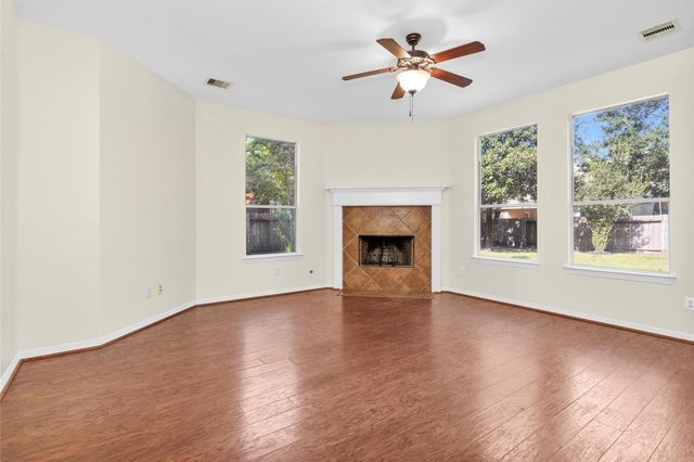 2 Lulach Circle, Conroe, TX 77301