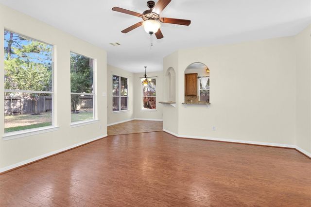 2 Lulach Circle, Conroe, TX 77301