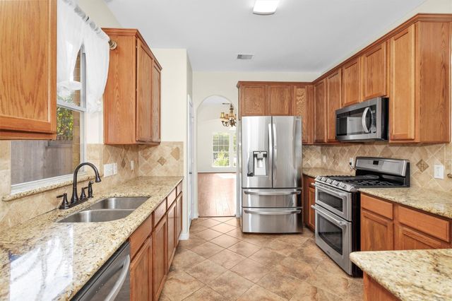 2 Lulach Circle, Conroe, TX 77301