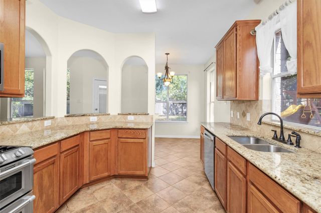 2 Lulach Circle, Conroe, TX 77301