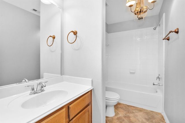 2 Lulach Circle, Conroe, TX 77301