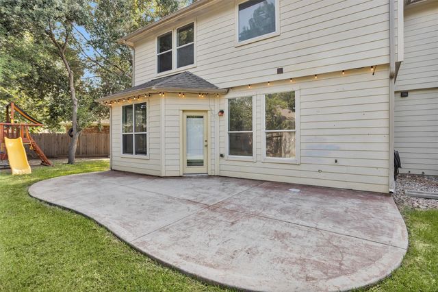2 Lulach Circle, Conroe, TX 77301
