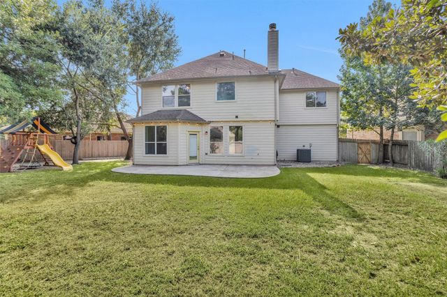 2 Lulach Circle, Conroe, TX 77301