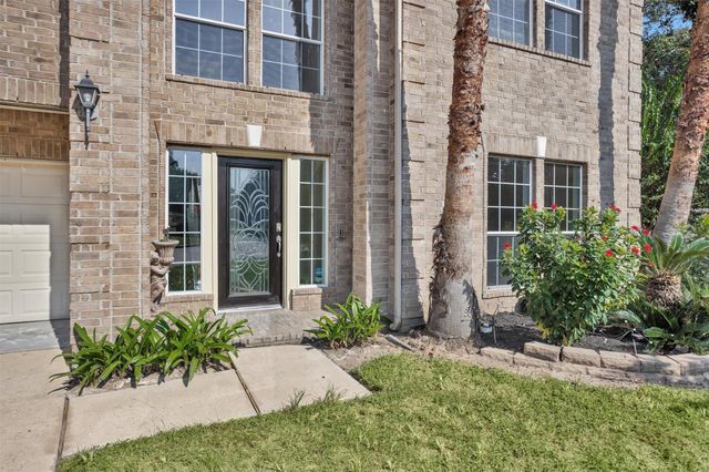 2 Lulach Circle, Conroe, TX 77301