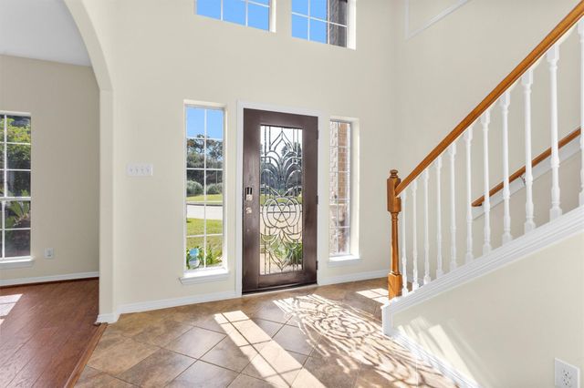 2 Lulach Circle, Conroe, TX 77301