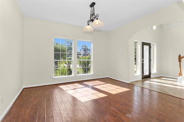 2 Lulach Circle, Conroe, TX 77301