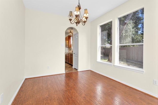 2 Lulach Circle, Conroe, TX 77301