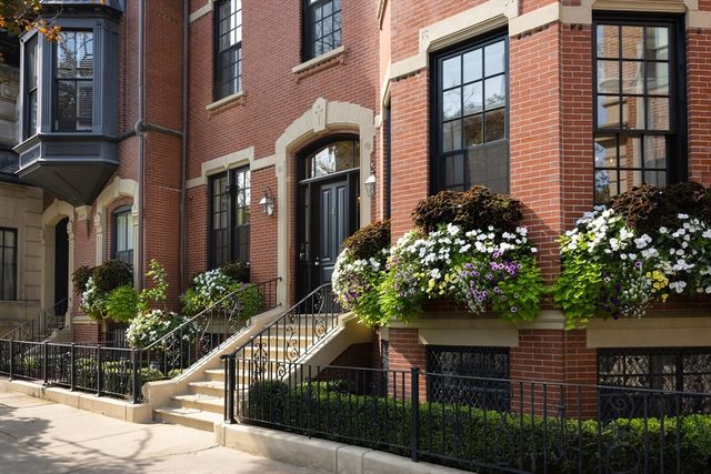 4 Gloucester Street, Boston, MA 02115
