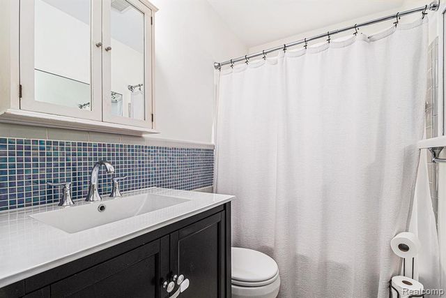 1815 E Lincoln Street, Birmingham, MI 48009