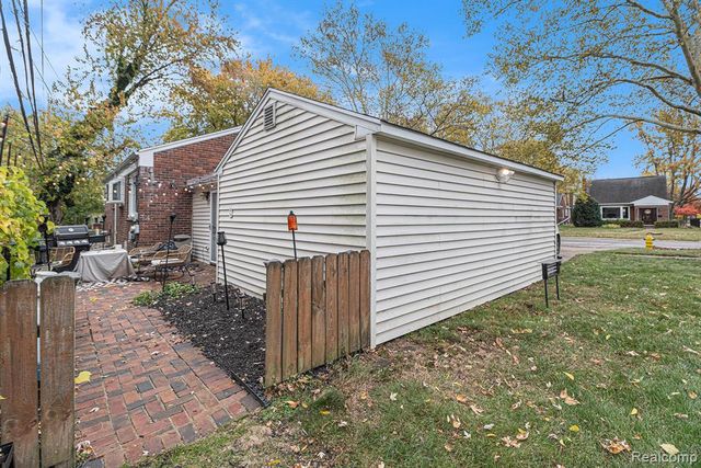 1815 E Lincoln Street, Birmingham, MI 48009