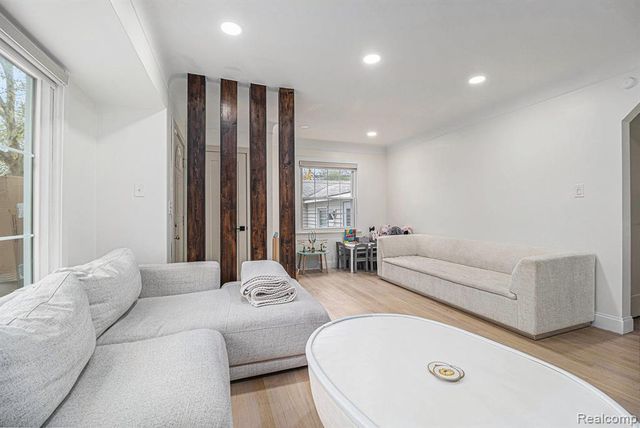 1815 E Lincoln Street, Birmingham, MI 48009