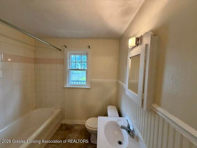 1027 Cooper Avenue, Lansing, MI 48910