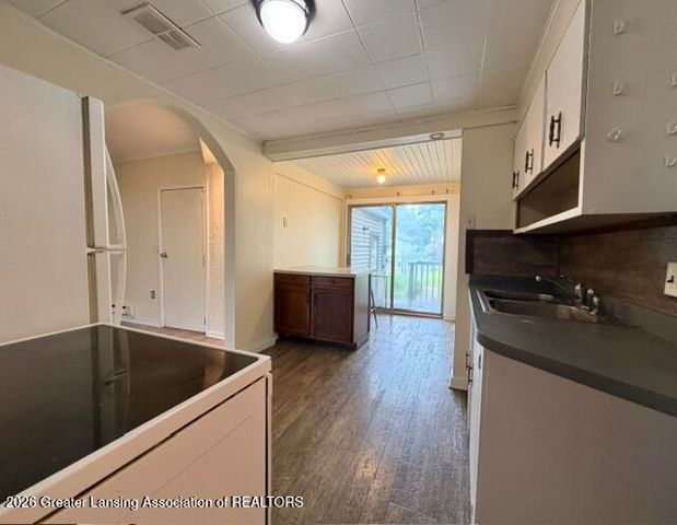 1027 Cooper Avenue, Lansing, MI 48910