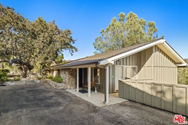 1750 Rambling Oaks Road, Santa Ynez, CA 93460