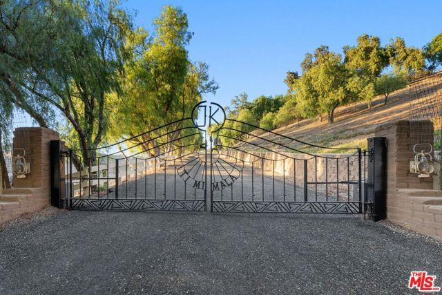 1750 Rambling Oaks Road, Santa Ynez, CA 93460