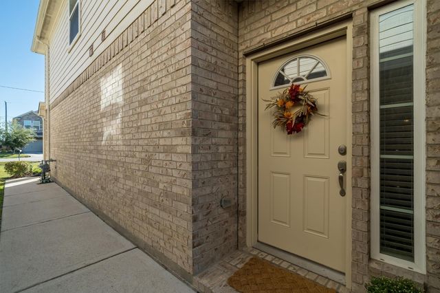 523 N 1st Street, La Porte, TX 77571