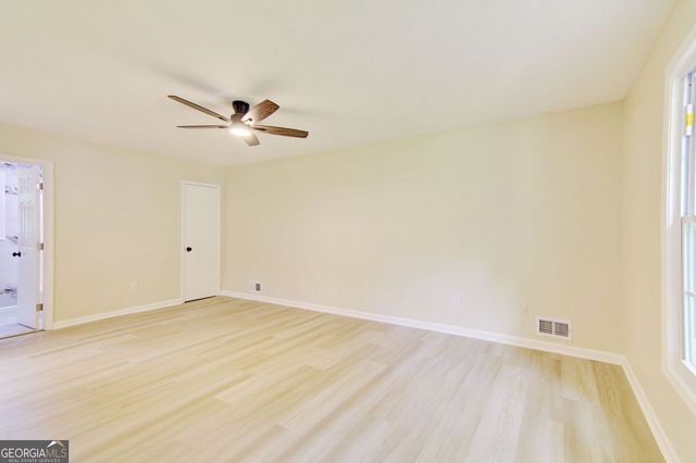 18 Regal Way NW, Lawrenceville, GA 30044
