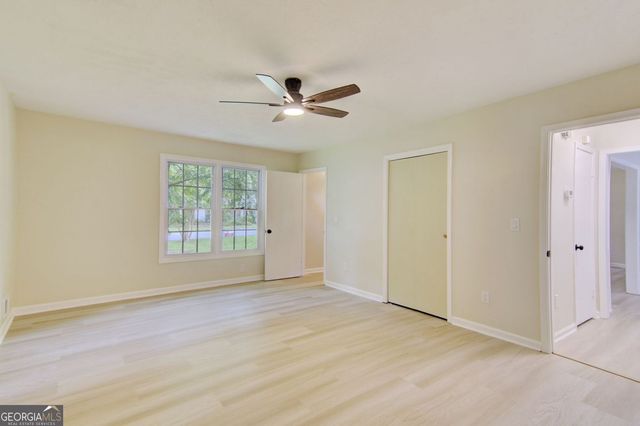18 Regal Way NW, Lawrenceville, GA 30044