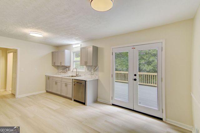 18 Regal Way NW, Lawrenceville, GA 30044