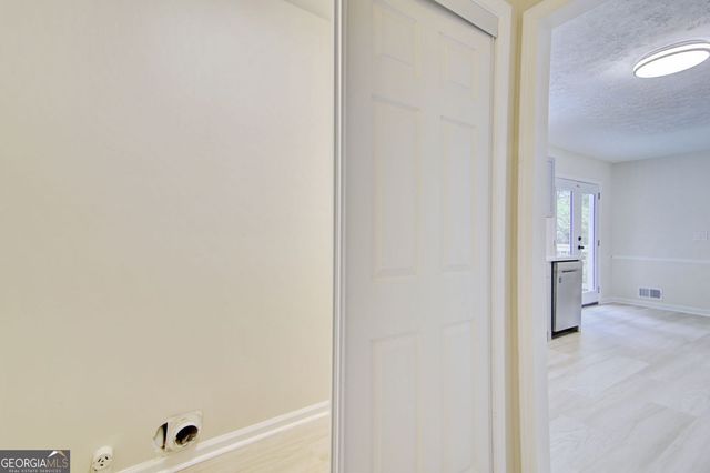 18 Regal Way NW, Lawrenceville, GA 30044
