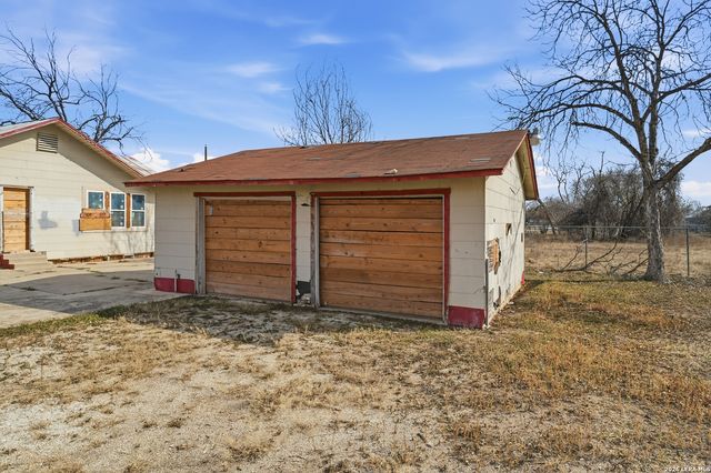 1342 Menefee Blvd, San Antonio, TX 78237