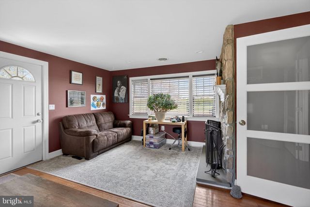 63 KUGLER RD, Royersford, PA 19468
