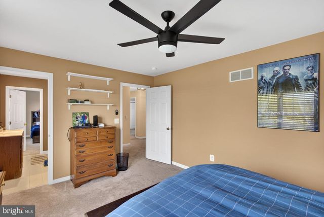 63 KUGLER RD, Royersford, PA 19468