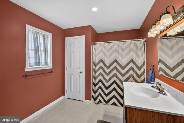 63 KUGLER RD, Royersford, PA 19468