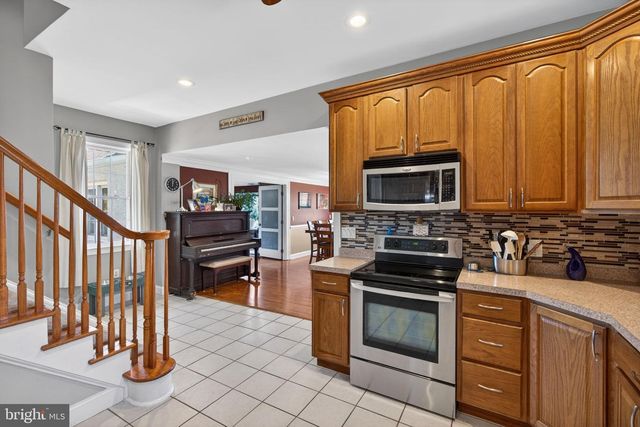 63 KUGLER RD, Royersford, PA 19468
