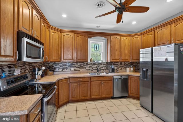 63 KUGLER RD, Royersford, PA 19468