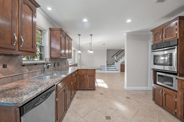 198 Grandview Avenue, Valparaiso, FL 32580