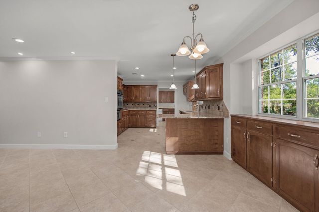 198 Grandview Avenue, Valparaiso, FL 32580