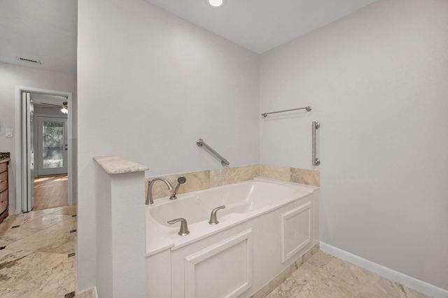 198 Grandview Avenue, Valparaiso, FL 32580