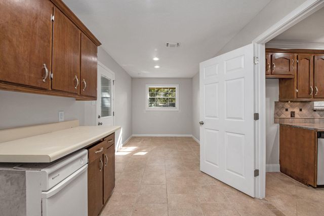 198 Grandview Avenue, Valparaiso, FL 32580