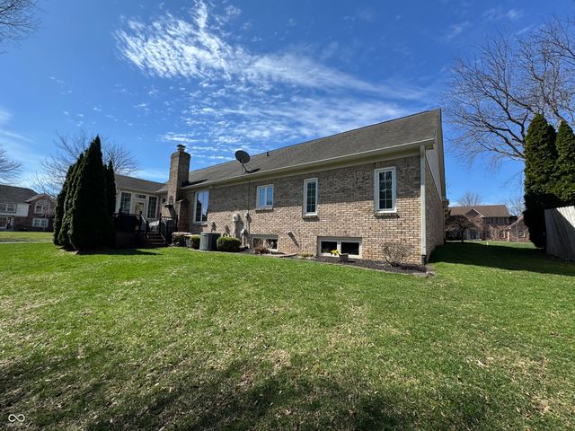 1802 Knaphill Court, Carmel, IN 46033