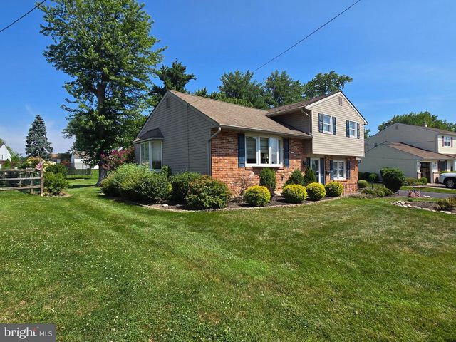 425 SILVER AVE, Southampton, PA 18966